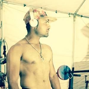 Meet your Posher, Ahmed